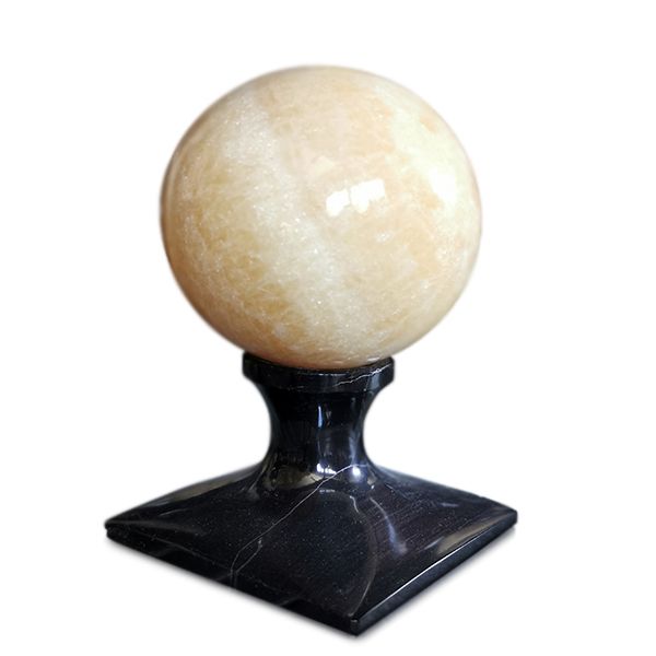 sphere-sculpture-table-onyx-naranja-poggiasfera-marble-sphere-sculpture-onyx-marble-base-cosebelleantichemoderne