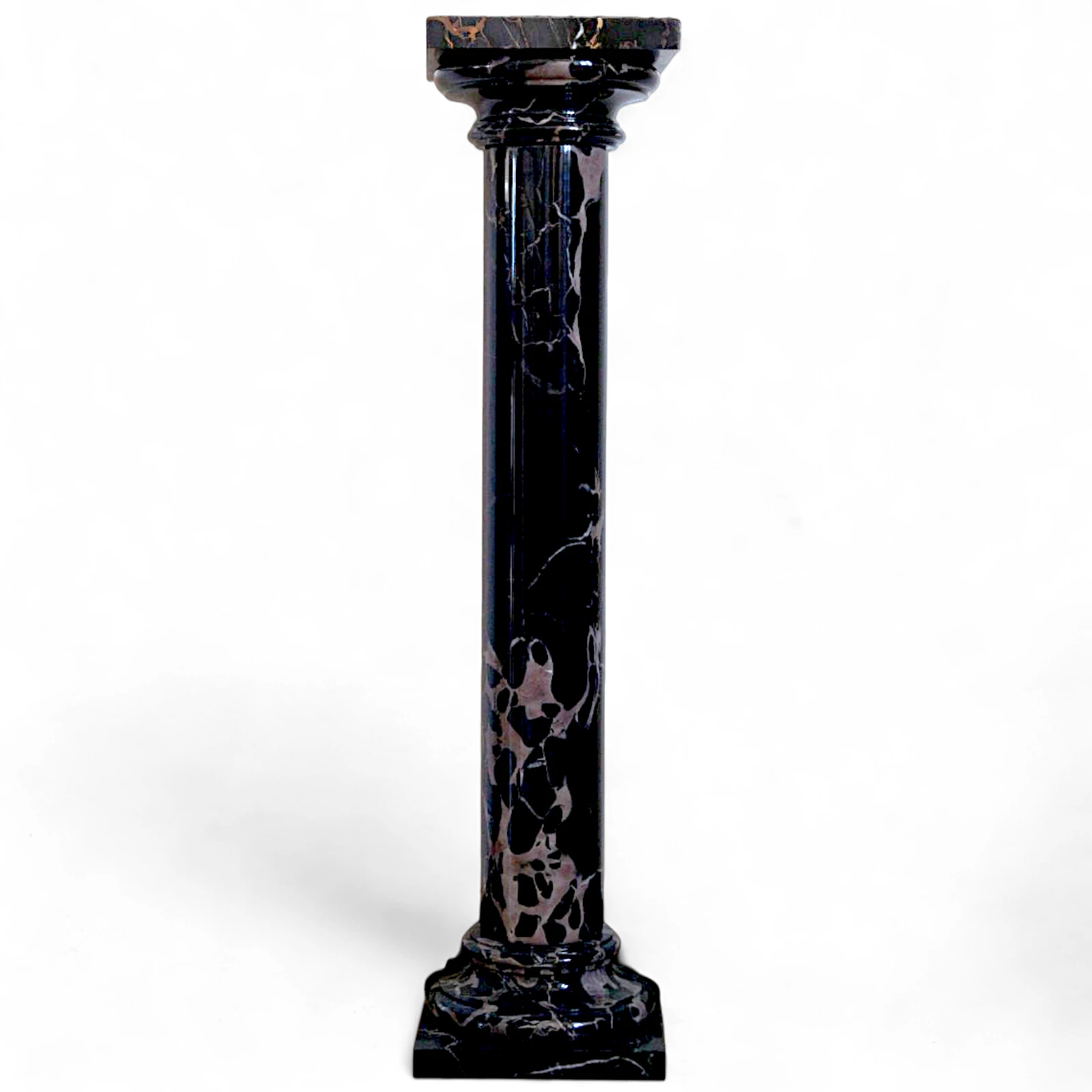 colonna-marmo-nero-portoro-cosebelleantichemoderne