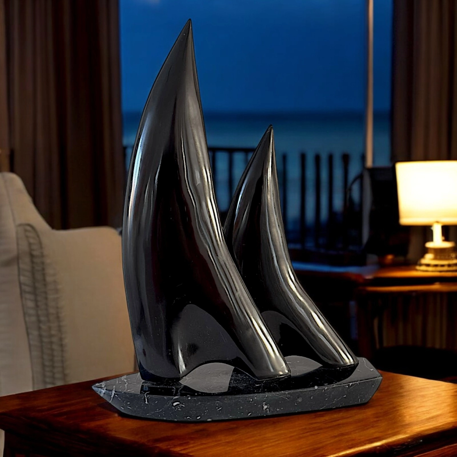 barca-vele-nero-cosebelleantichemoderne