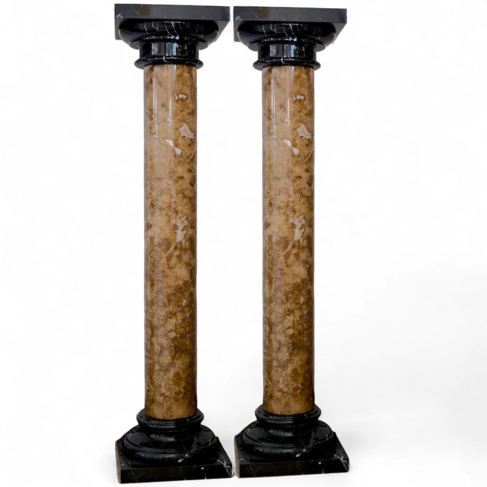 coppia-colonne-emperador-capitello-marquinia-quadrato-cosebelleantichemoderne