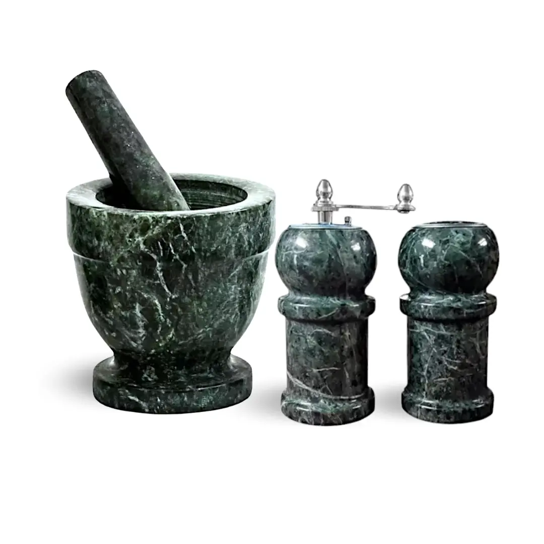 Raffinato e pratico set da cucina composto da macinapepe e saliera Mortaio in marmo Verde. Realizzato a mano in Italia. Idee regalo originali per la casa