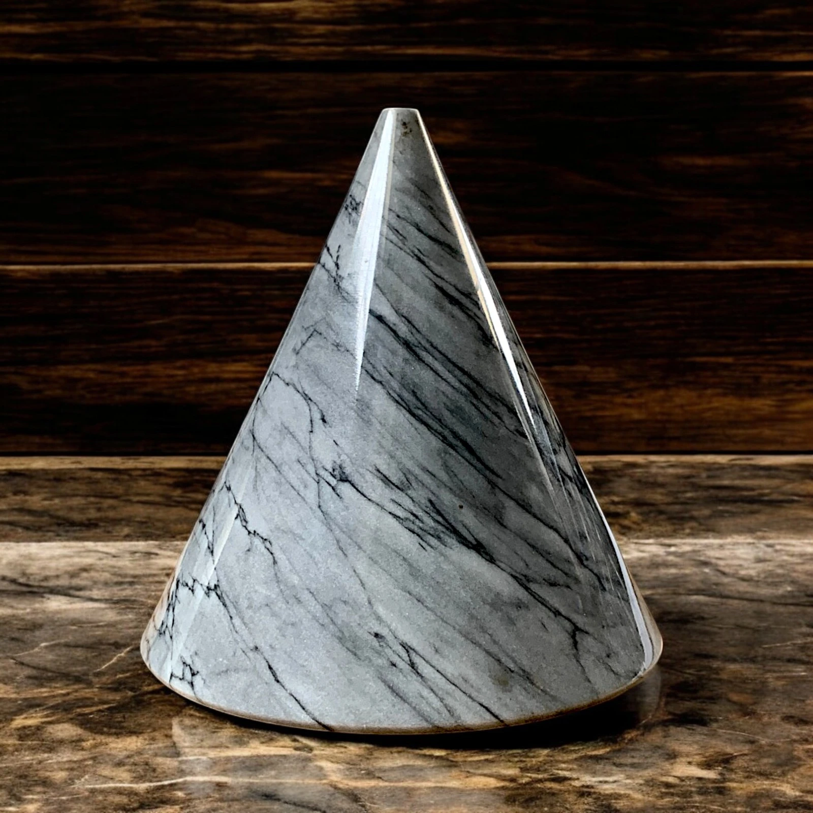 cono-marmo-20-grigio-chiaro-cosebelleantichemoderne