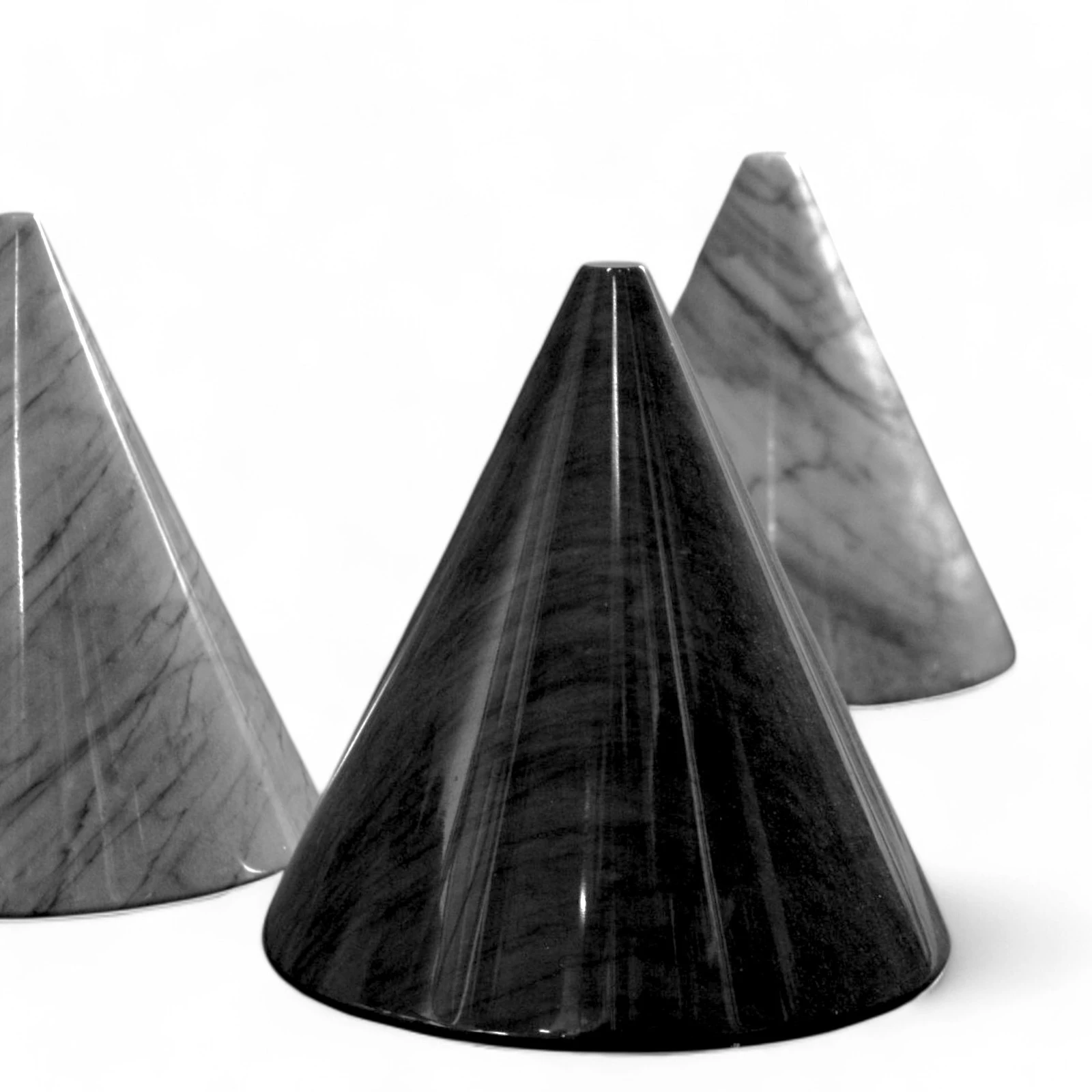 cono-marmo-20-bianco-cosebelleantichemoderne