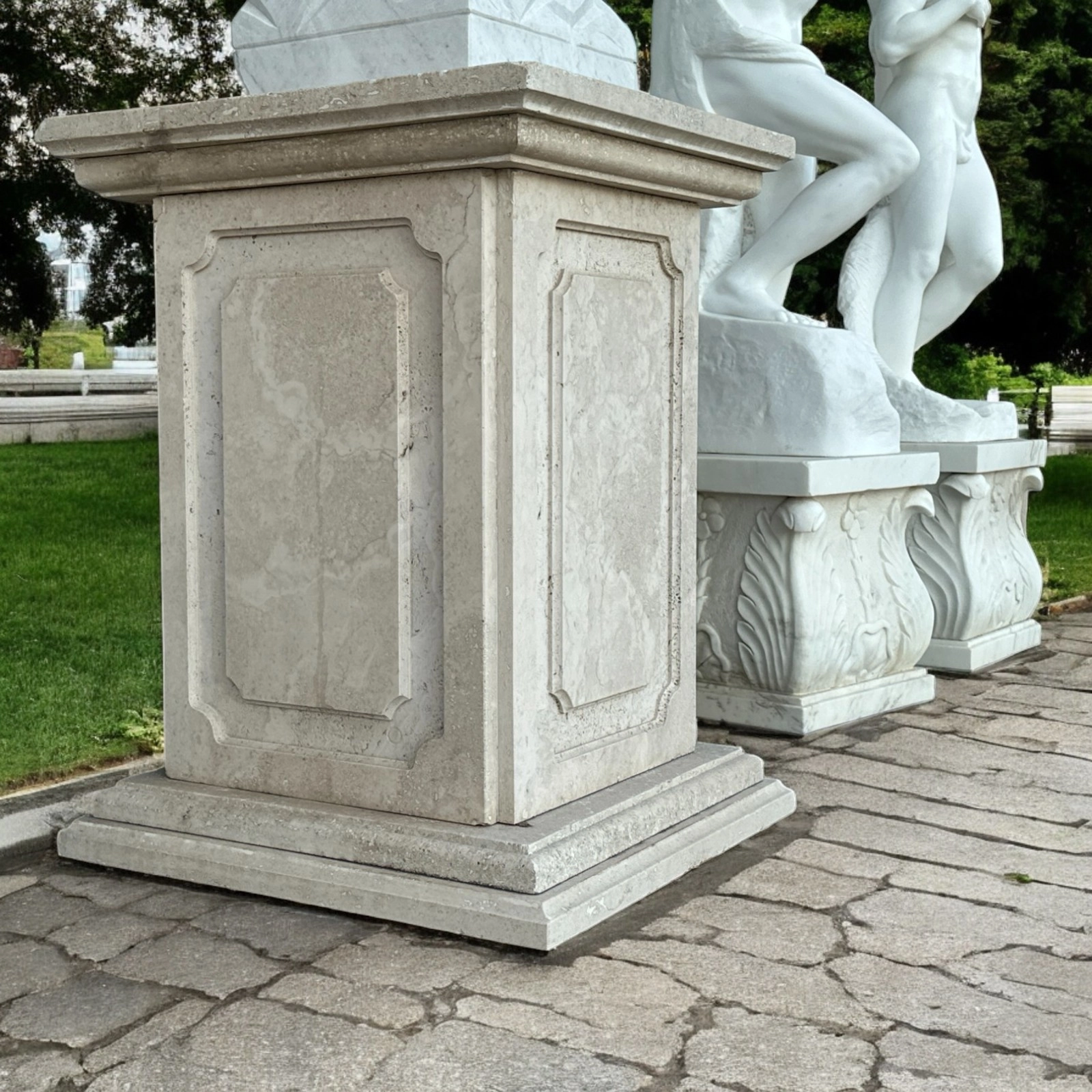 base-capitello-travertino-classico-cosebelleantichemodern