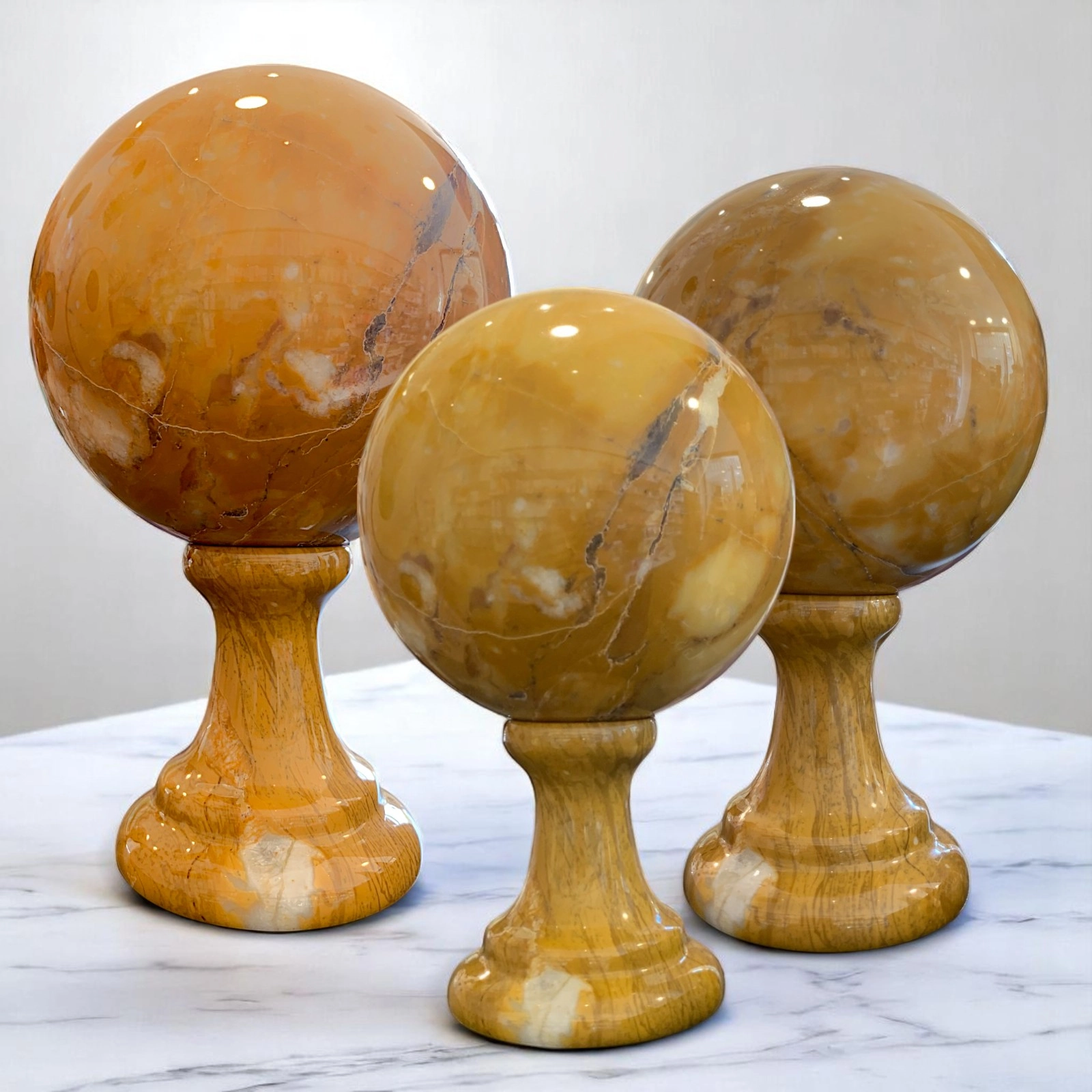 sfera-giallo-siena-marmo-cosebelleantichemoderne