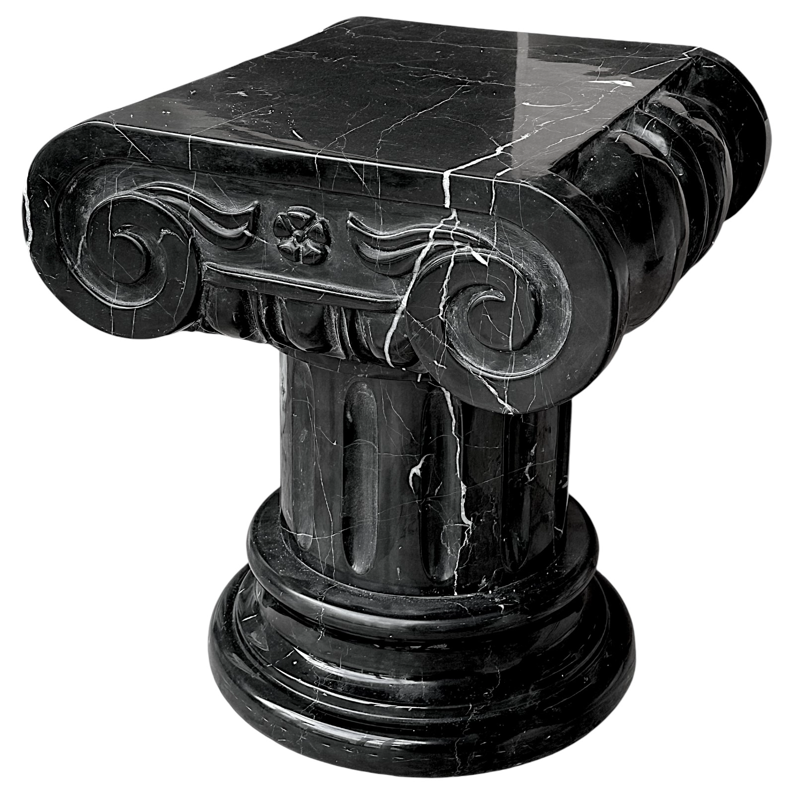 capitello-marmo-nero-marquinia-cosebelleantichemodern