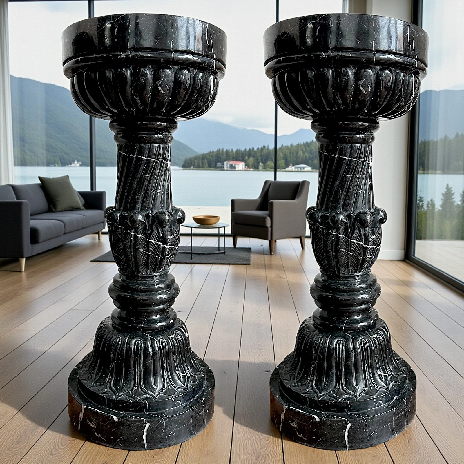 coppia-colonne-decorate-capitello-tondo-marmo-nero-marquinia