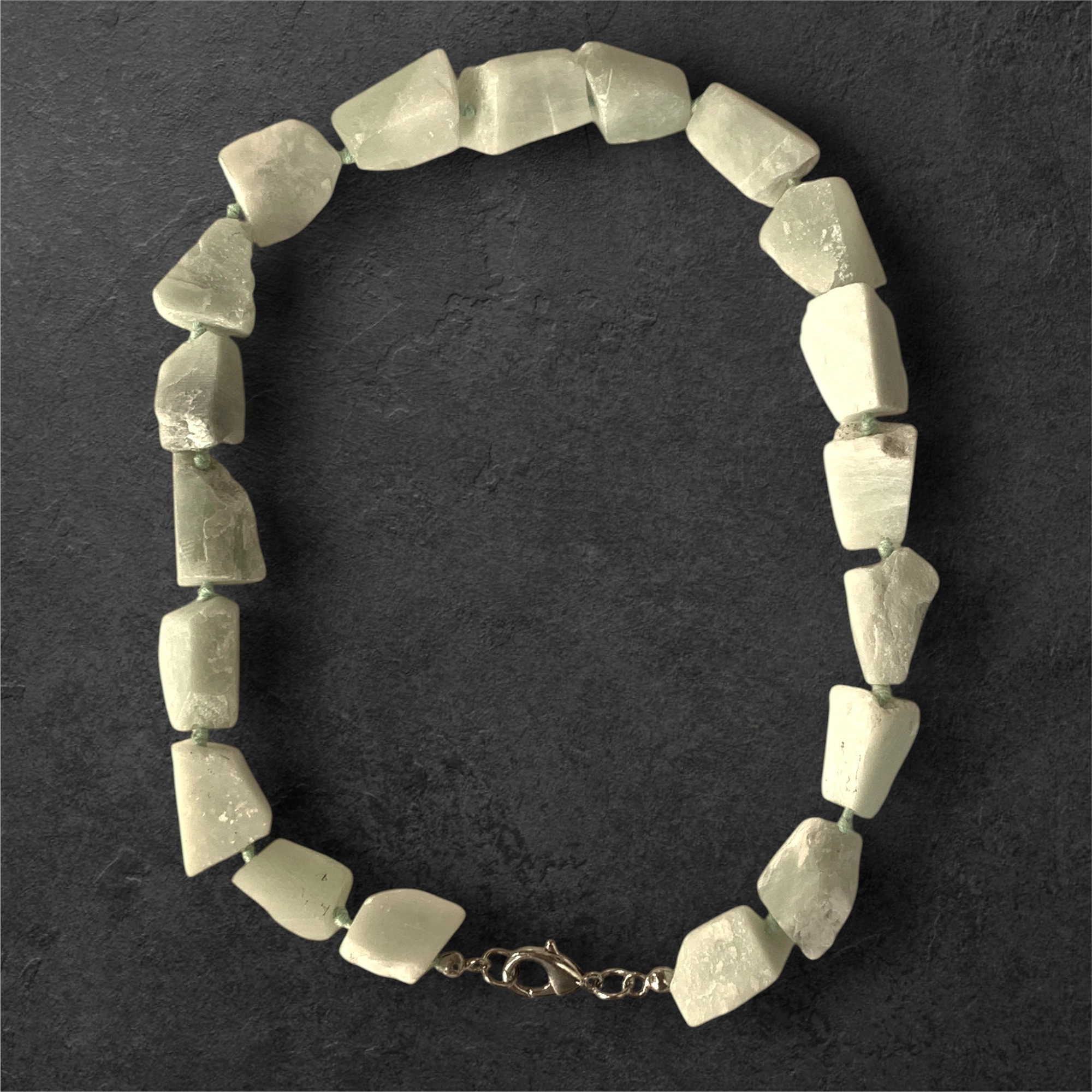 collana-artigianale-avventurina-verde-chiaro-pietra-naturale-25cm-cosebelleantichemoderne