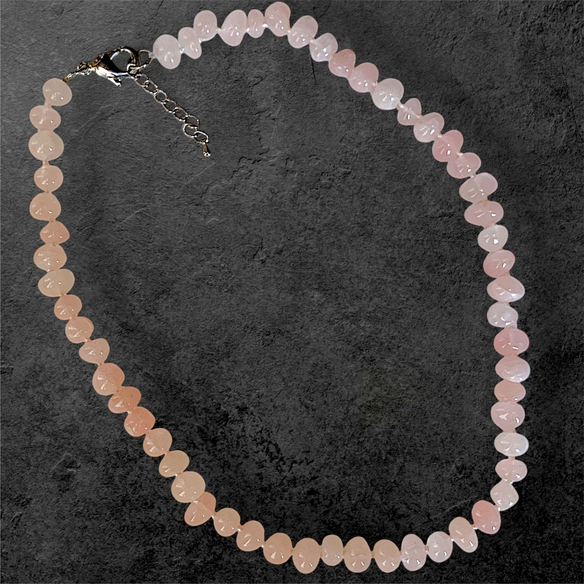 collana-artigianale-perle-quarzo-rosa-elegante-pietra-naturale-23cm-cosebelleantichemoderne-