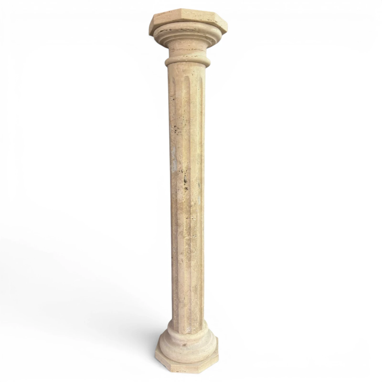 colonna-travertino-decorativa-salone-marmo-cosebelleantichemoderne