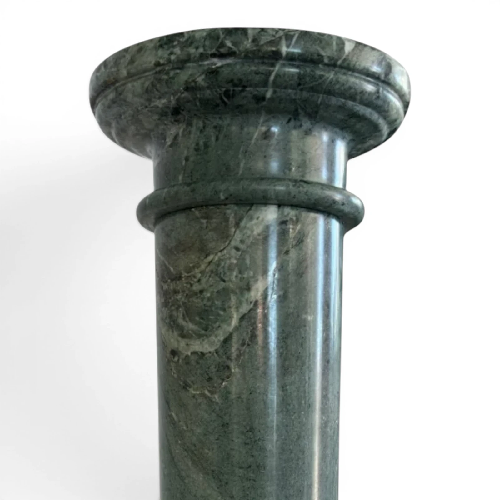 coppia-colonna-verde-alpi-decorativa-salone-marmo-cosebelleantichemoderne