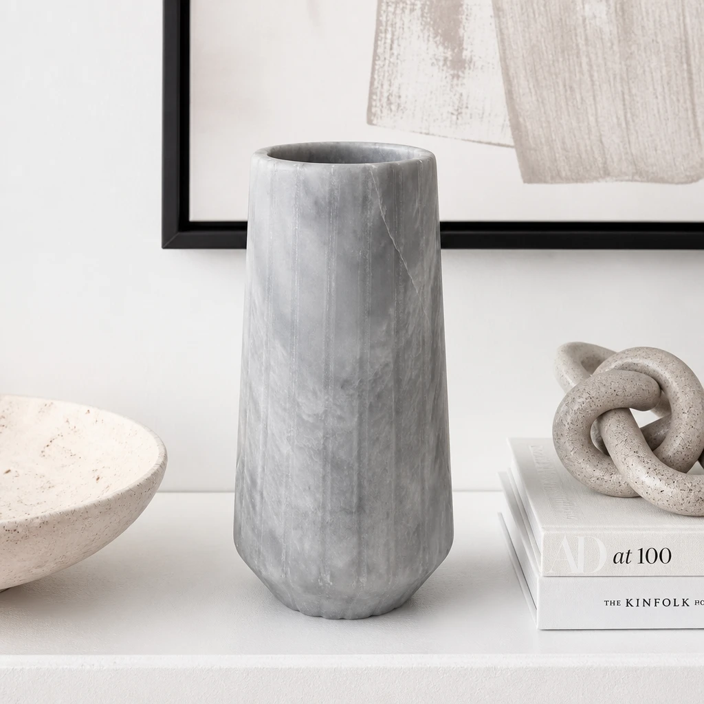 vaso-marmo-bianco-scanalature-cossebelleantichemoderne